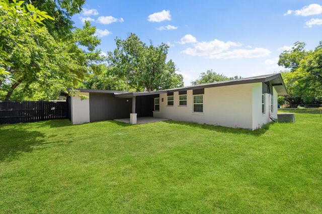 2420 Cloverdale Street, Arlington, TX 76010