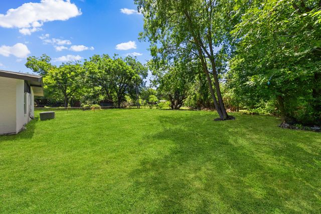 2420 Cloverdale Street, Arlington, TX 76010