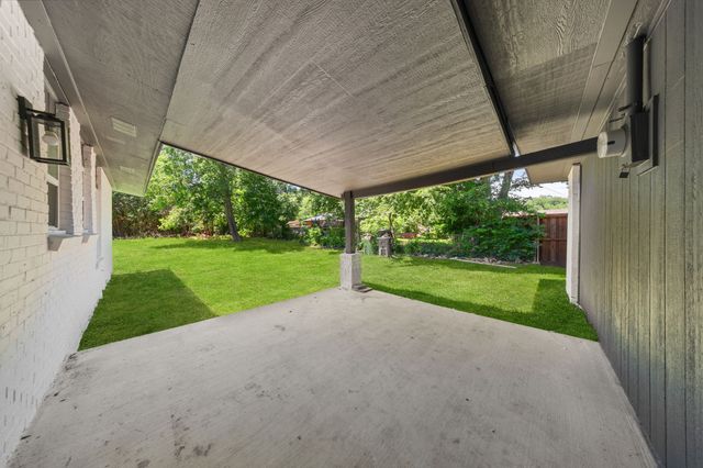 2420 Cloverdale Street, Arlington, TX 76010