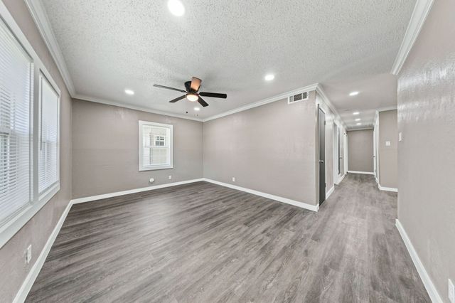 2420 Cloverdale Street, Arlington, TX 76010
