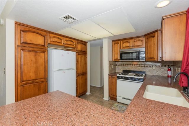 422 Sherwood Place, Tehachapi, CA 93561