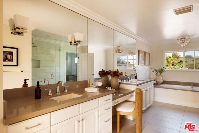 4381 Ave. Lemp Avenue, Los Angeles, CA 91604