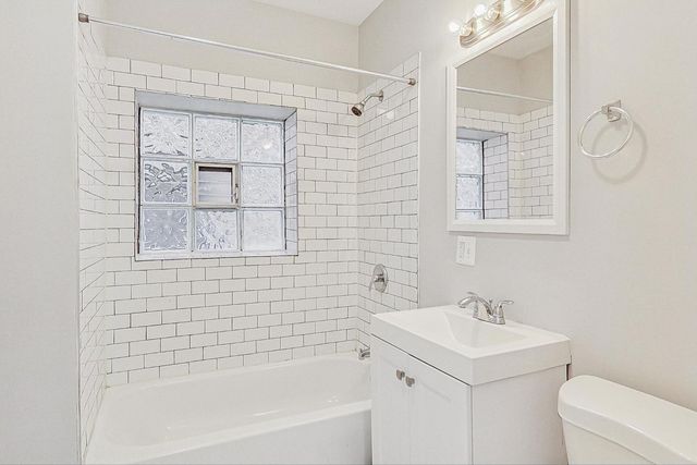 3330 W Hutchinson Street 3, Chicago, IL 60618