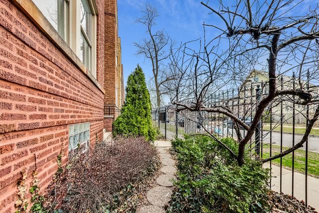 3330 W Hutchinson Street 3, Chicago, IL 60618