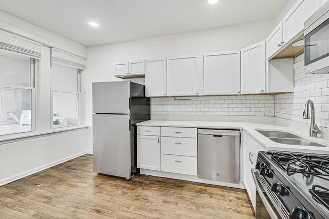 3330 W Hutchinson Street 3, Chicago, IL 60618