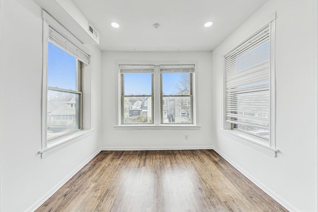 3330 W Hutchinson Street 3, Chicago, IL 60618