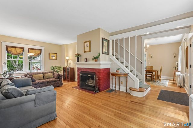 17 Ridge Road, Danbury, CT 06810