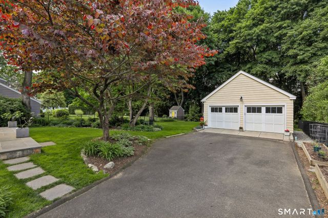 17 Ridge Road, Danbury, CT 06810
