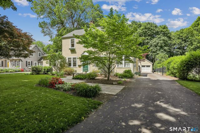 17 Ridge Road, Danbury, CT 06810