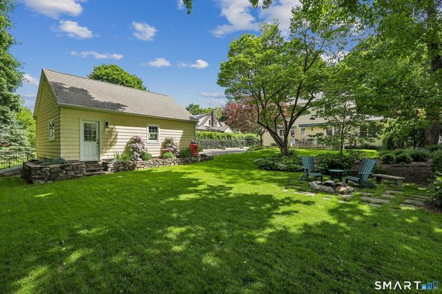 17 Ridge Road, Danbury, CT 06810