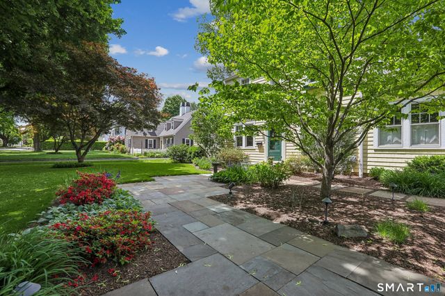17 Ridge Road, Danbury, CT 06810