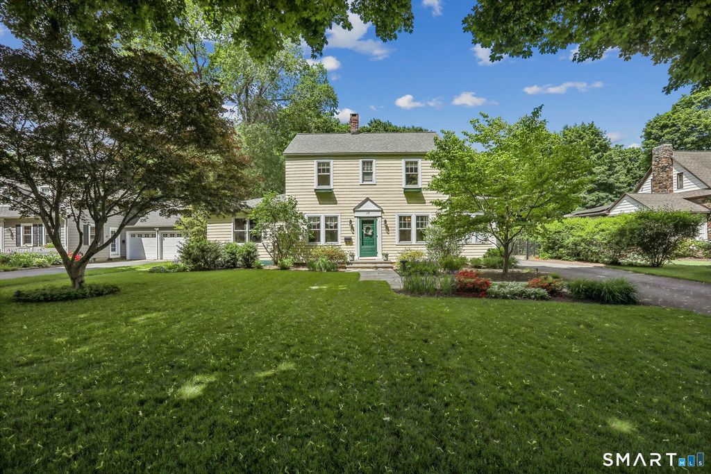 17 Ridge Road, Danbury, CT 06810