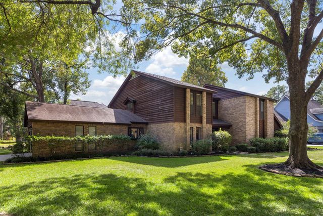 402 Pine Edge Drive, Spring, TX 77380