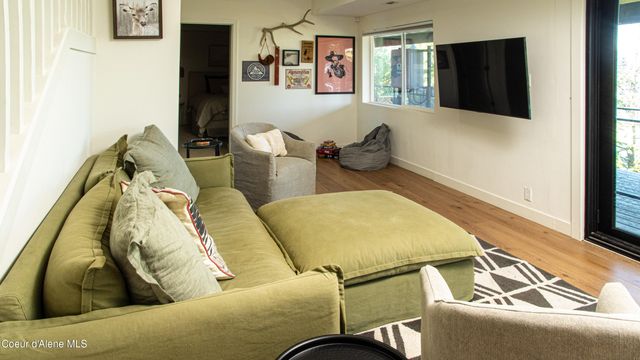 3711 E Tobler Rd, Hayden, ID 83835