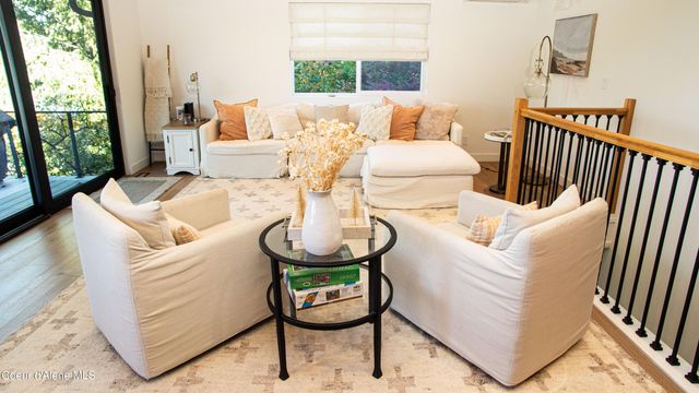 3711 E Tobler Rd, Hayden, ID 83835