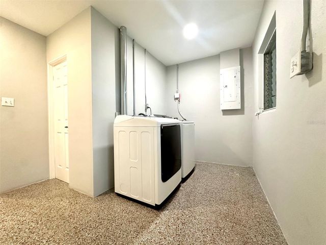 126 11TH AVENUE SW, Largo, FL 33770