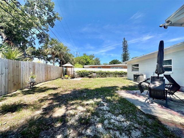 126 11TH AVENUE SW, Largo, FL 33770