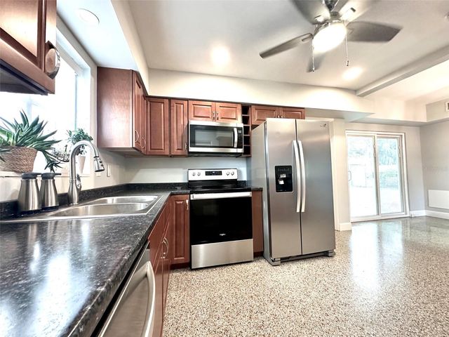 126 11TH AVENUE SW, Largo, FL 33770