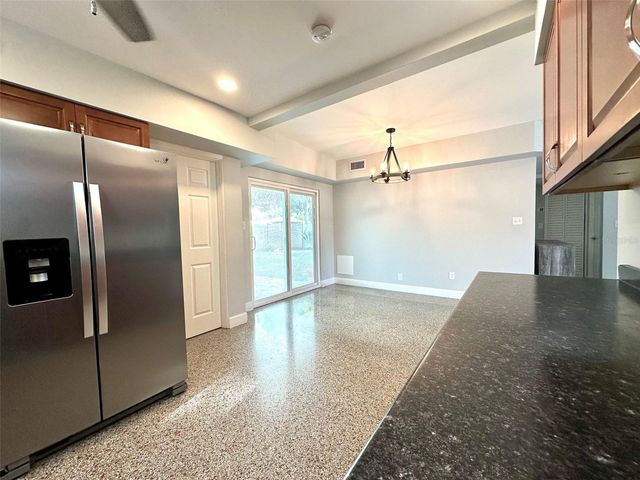 126 11TH AVENUE SW, Largo, FL 33770