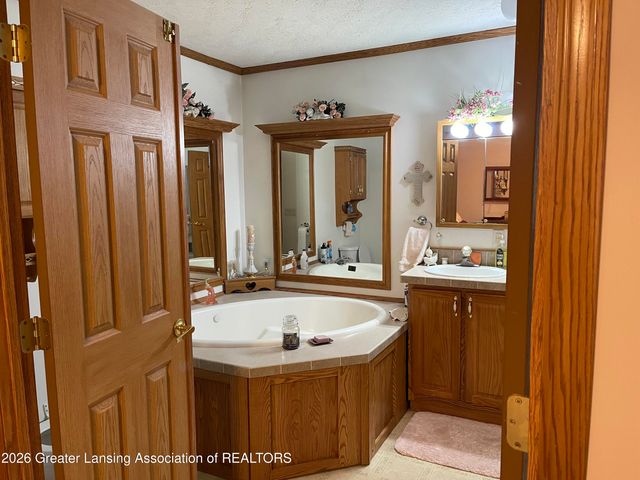 5048 S Bradley Road, Charlotte, MI 48813