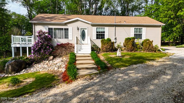 5048 S Bradley Road, Charlotte, MI 48813