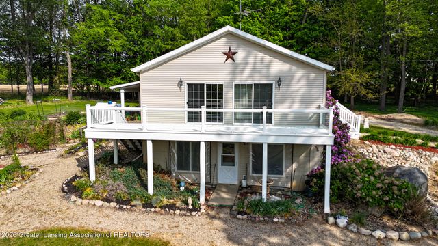 5048 S Bradley Road, Charlotte, MI 48813