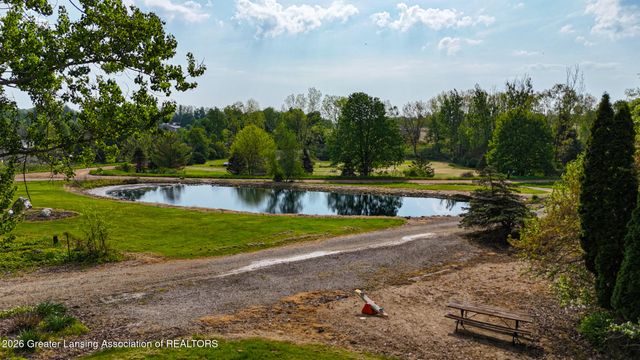 5048 S Bradley Road, Charlotte, MI 48813