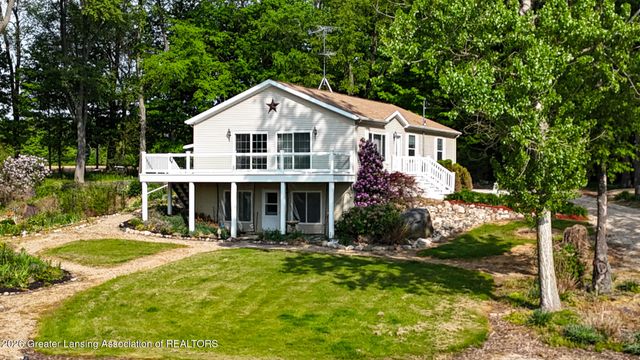 5048 S Bradley Road, Charlotte, MI 48813