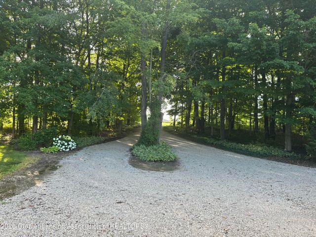 5048 S Bradley Road, Charlotte, MI 48813