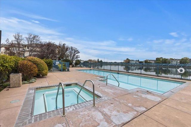 1000 Davit Lane 106, Redwood City, CA 94065