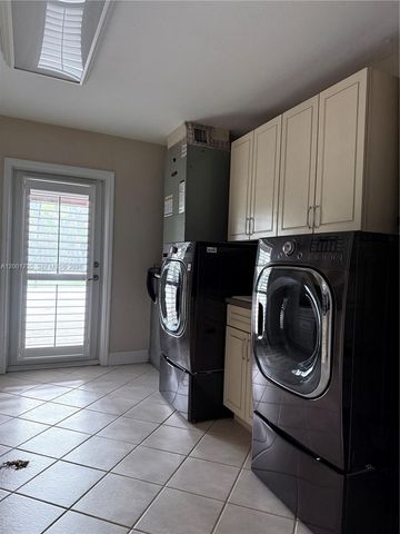 11401 SW 102nd Ave, Miami, FL 33176