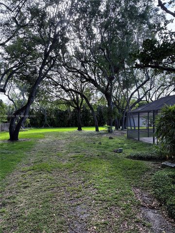 11401 SW 102nd Ave, Miami, FL 33176