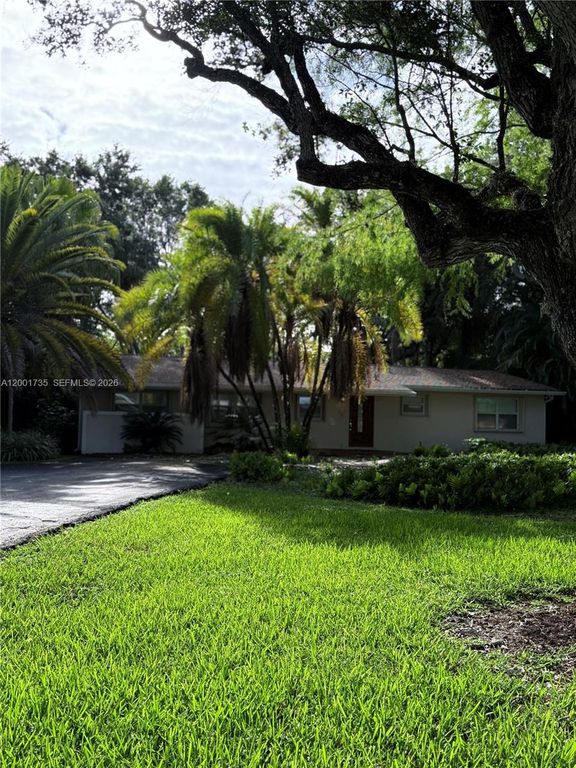 11401 SW 102nd Ave, Miami, FL 33176