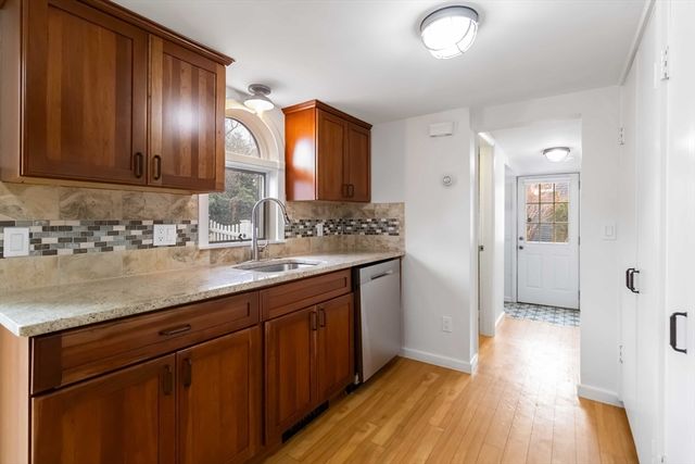 63 Pond St 63, Natick, MA 01760