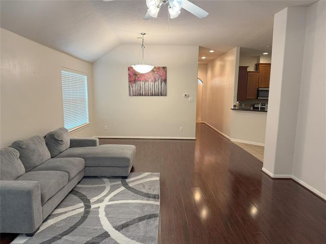 10518 Rustling Villas Lane, Houston, TX 77075