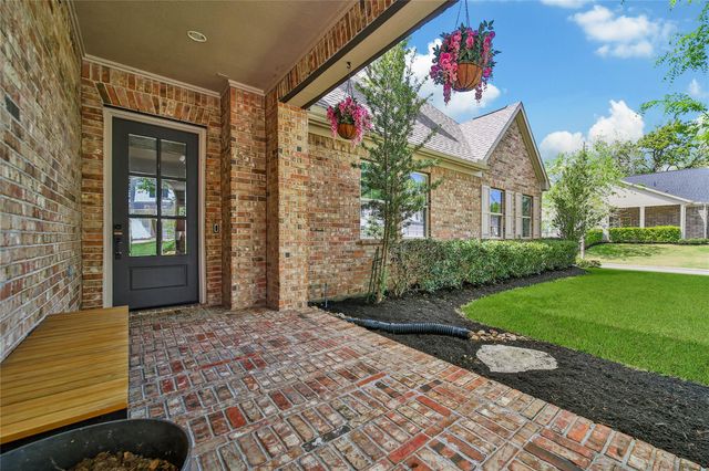 132 Sanderling Lane, Montgomery, TX 77316