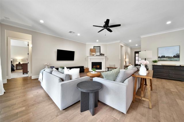 132 Sanderling Lane, Montgomery, TX 77316