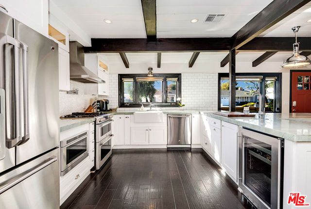 4930 STROHM Avenue, North Hollywood (los Angeles), CA 91601