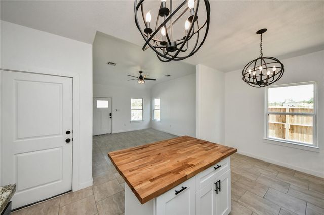 450 Road 5512, Cleveland, TX 77327