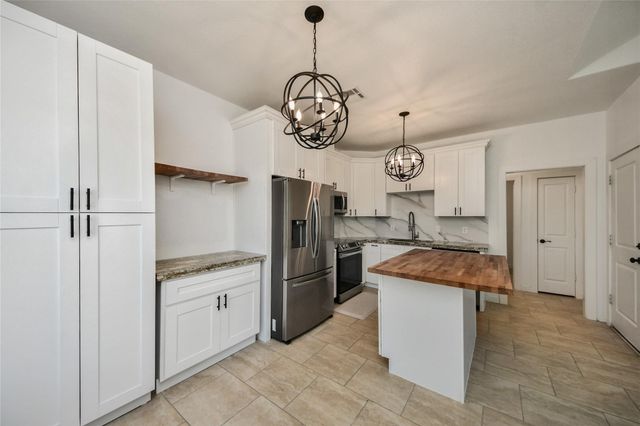 450 Road 5512, Cleveland, TX 77327