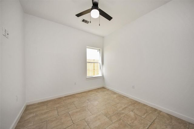 450 Road 5512, Cleveland, TX 77327