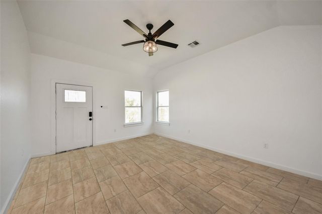 450 Road 5512, Cleveland, TX 77327