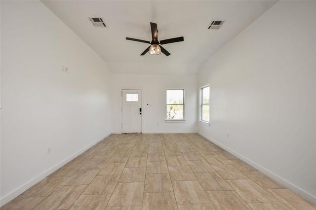 450 Road 5512, Cleveland, TX 77327