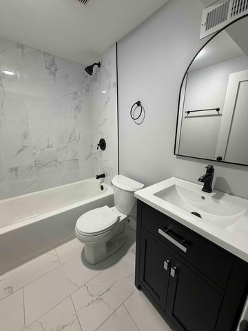 2221 W 21st Place BR, Chicago, IL 60608