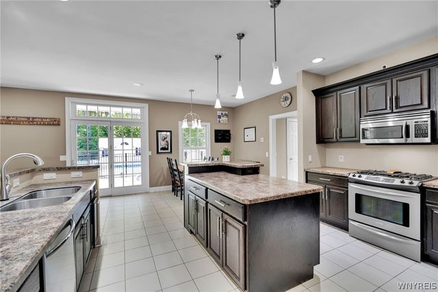 6089 Hillcroft Drive, Boston, NY 14025