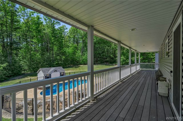 6089 Hillcroft Drive, Boston, NY 14025
