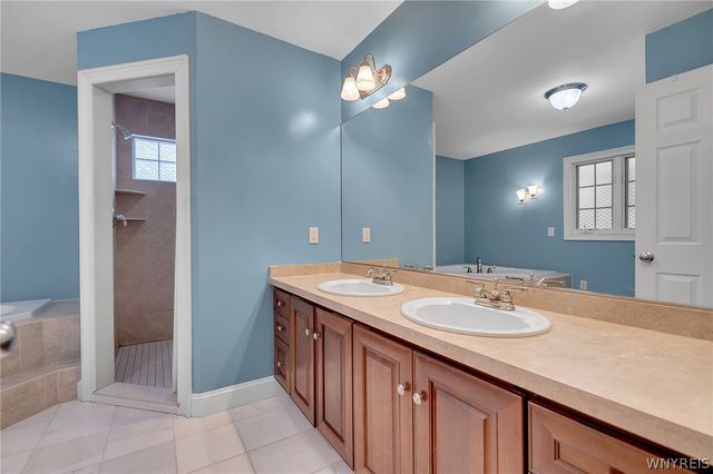 6089 Hillcroft Drive, Boston, NY 14025