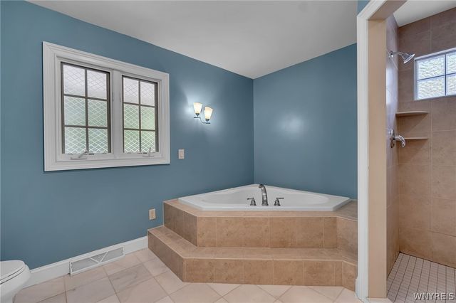 6089 Hillcroft Drive, Boston, NY 14025