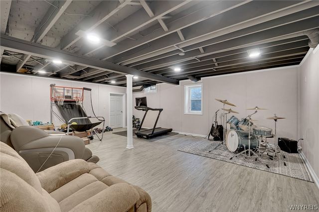 6089 Hillcroft Drive, Boston, NY 14025