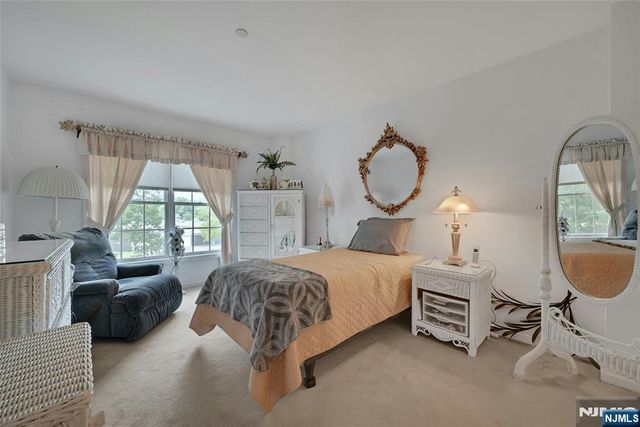 189 Forest Avenue 411, Paramus, NJ 07652